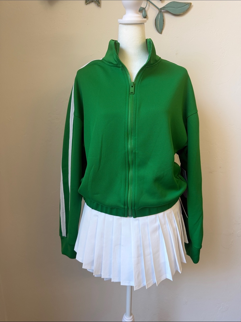 NWT Avia Two Piece Green and White Mesh Tennis Jacket and Skort
